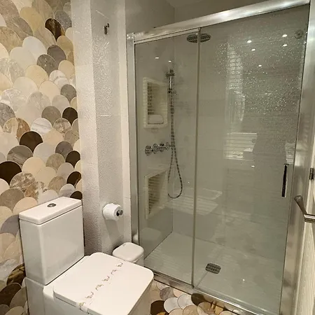 El Alojado De Velarde Kro *